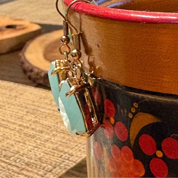 Mint Green in Gold Tone Setting Teardrop Dangle Earrings - Picture 4 of 7